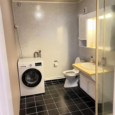 Cosy Close To Tromso Airport Apartment *